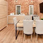 Old Town Luxury With Sauna