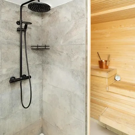 Апартаменты Old Town Luxury With Sauna
