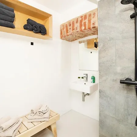Old Town Luxury With Sauna Apartamento